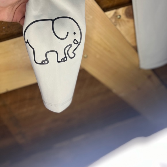 Ivory Ella Athletic Leggings Pants Elephant Black print Women’s Large - Picture 8 of 10